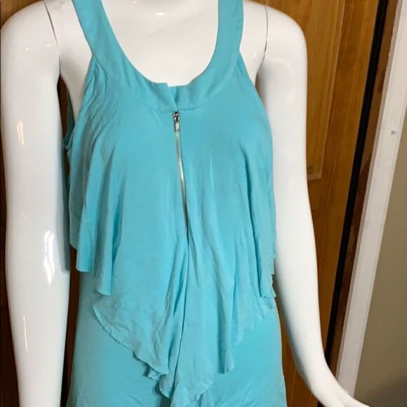 Venus  zip front  top - Picture 1 of 5